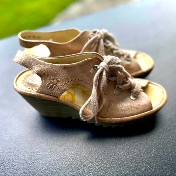 Fly London Ylfa Lace-up Wedge Sandals Leather Metallic Gold Size 37 UK 6-6.5 US - Picture 2 of 6